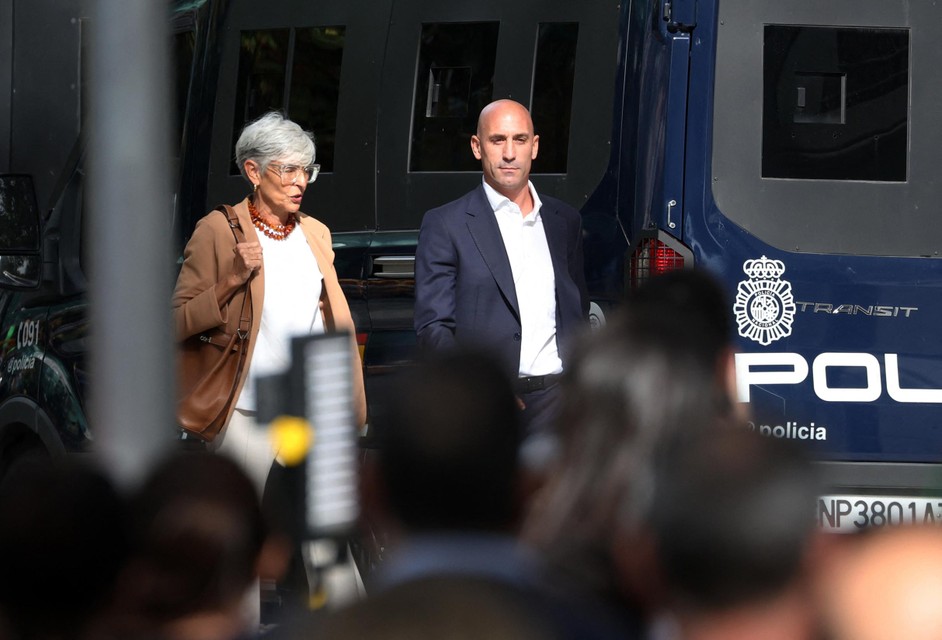 Rubiales with his lawyer.
