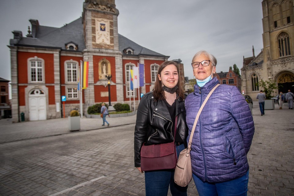 Kleindochter Gytane en grootmoeder Vivianne.