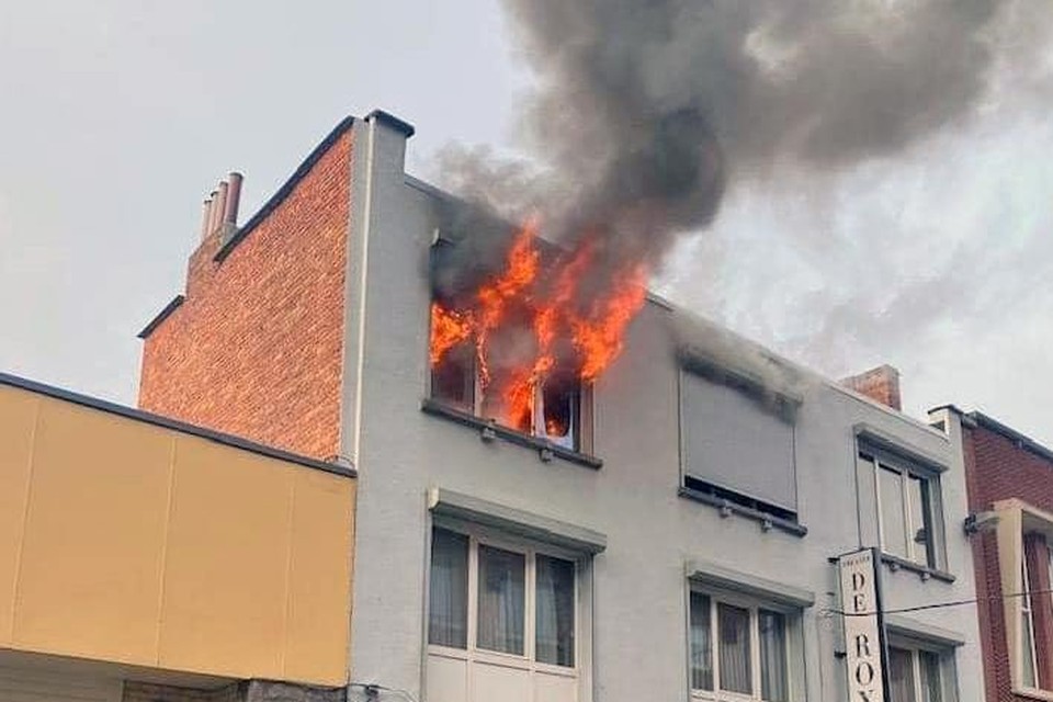 ergens bij betrokken zijn getuigenis voorzien Bewoonster zwaargewond na brand in flat boven theatercomplex De Roxy (Sint- Truiden) | Het Nieuwsblad Mobile