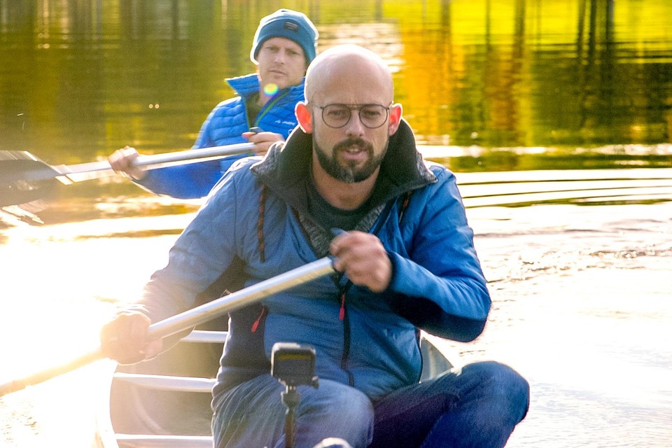 Maarten (achter) probeert de keuze van zijn broer Staf ten volle te begrijpen.