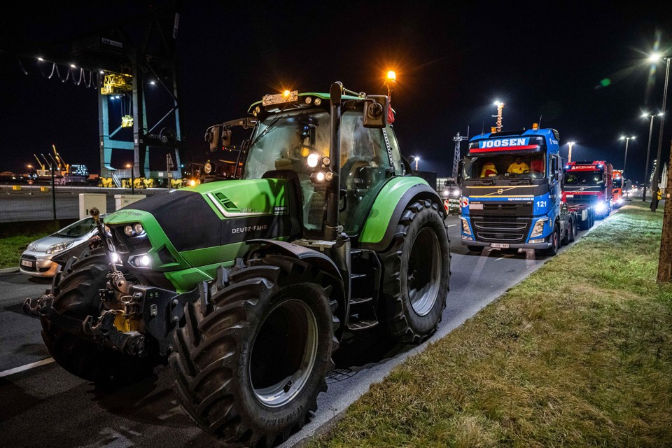 Ruim tachtig procent van de boeren die in de haven demonstreren zijn jonge boeren.