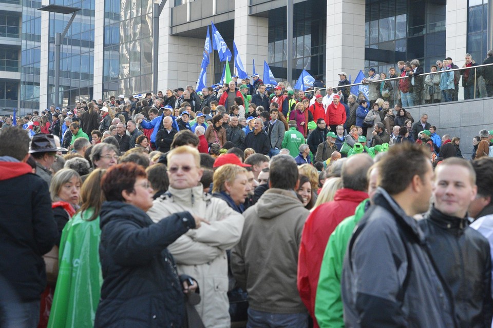 Archiefbeeld: vakbonden voeren actie aan het gebouw van de FOD Financiën in Brussel in 2012.