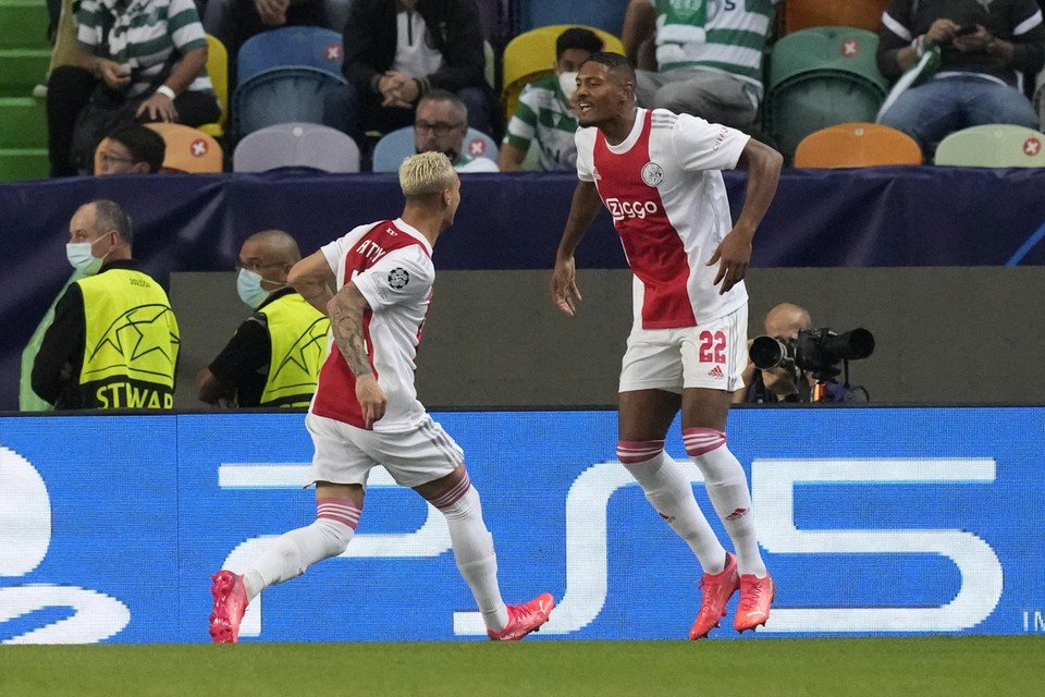 Uitblinker Haller scoorde vier keer.