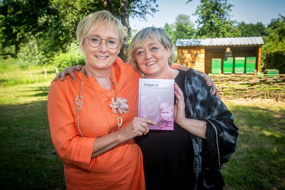 Annemie Martens (links) is de schrijfster van het boek, haar zus Lieve maakte de 60 illustraties. 