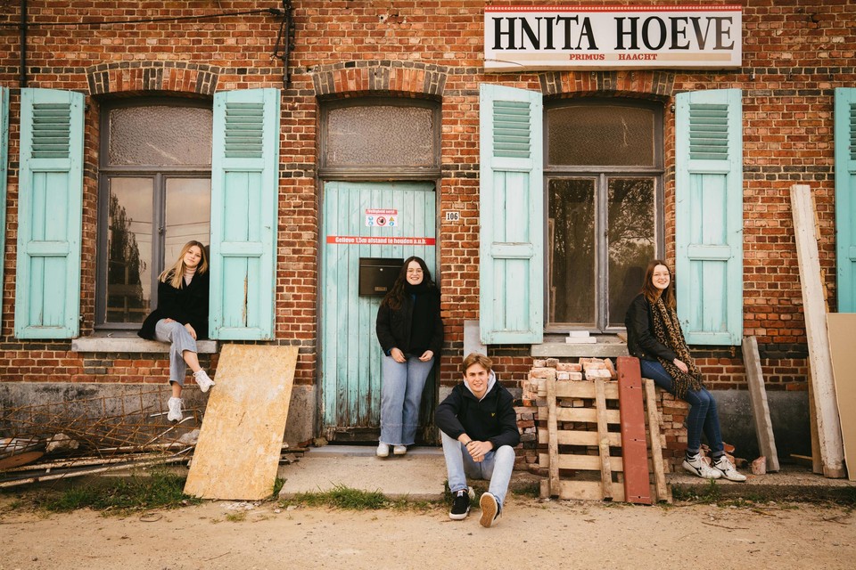 Vier laatstejaars van het Heilig-Hartcollege zetten zich in voor de bekendheid van de Hnita Jazz Club bij een jongere generatie. 