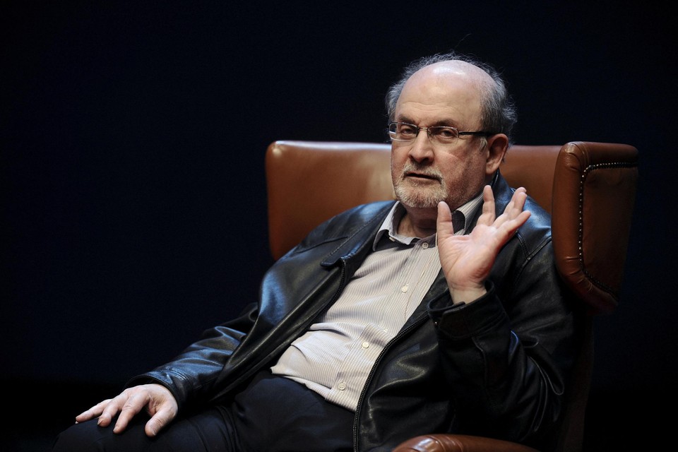 Salman Rushdie werd vrijdag neergestoken. 