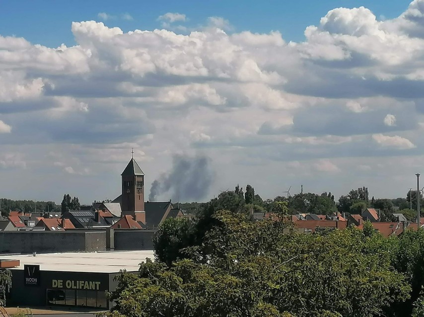 De rookpluim was tot in Oostende te zien, maar ook tot in Brugge en zelfs Veurne. 