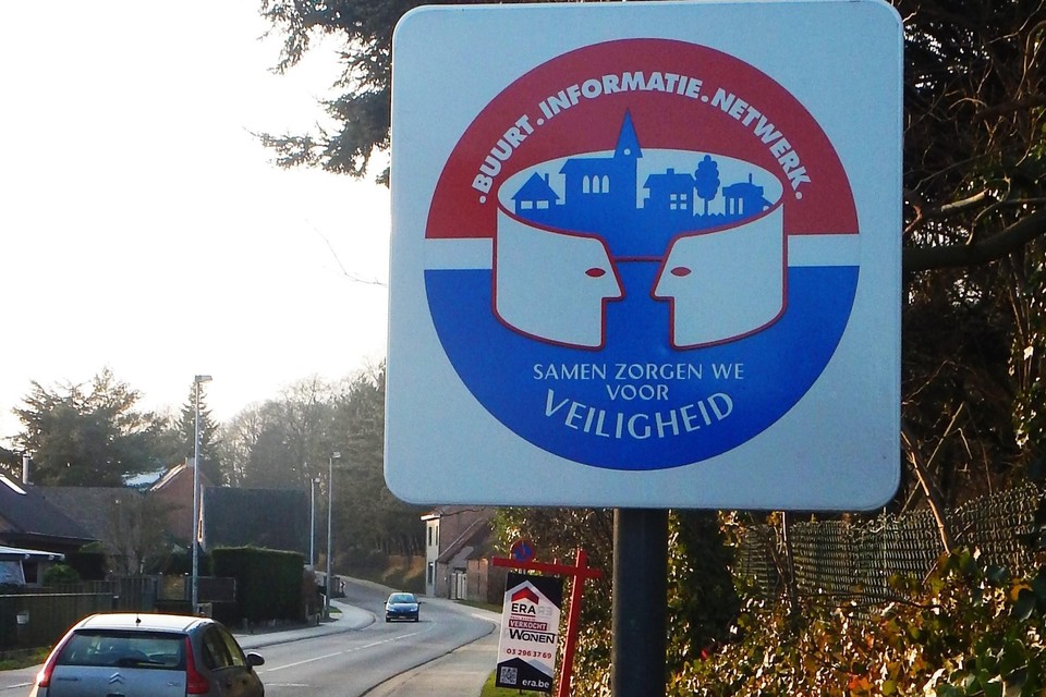 BIN’s Polder informeren.
