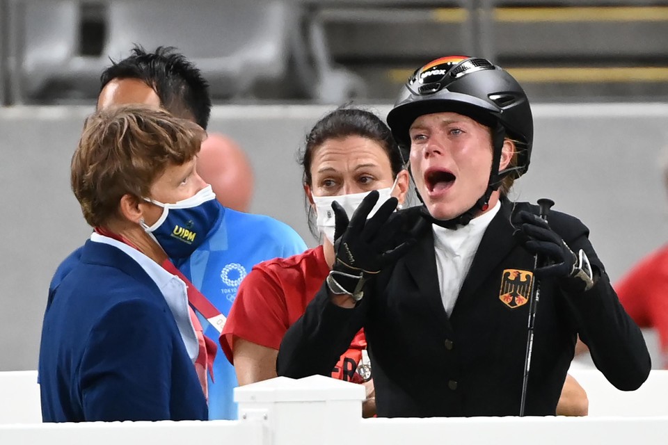 Annika Schlau werd op de voorbije Spelen gediskwalificeerd. Haar paard weigerde verschillende keren te springen en op instructie van haar coach sloeg ze het. Het paardrijden wordt binnenkort geschrapt uit de moderne vijfkamp. 