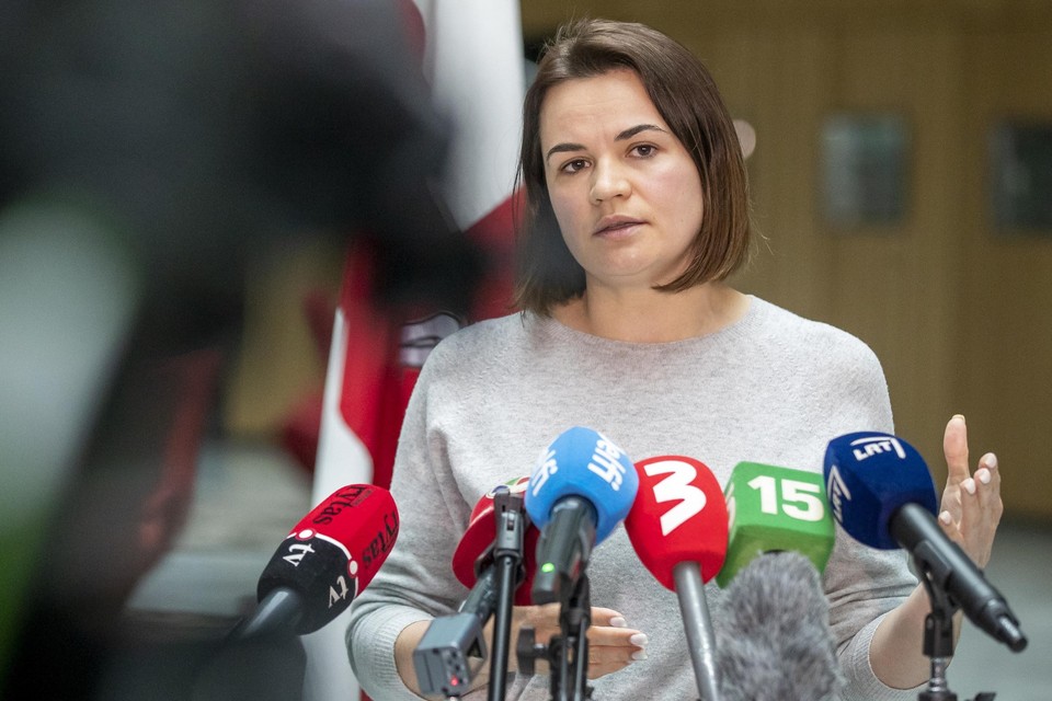 Het decreet lijkt gericht te zijn tegen talrijke militanten van de oppositie, onder wie de verbannen leidster Svetlana Tichanovskaja (foto). 