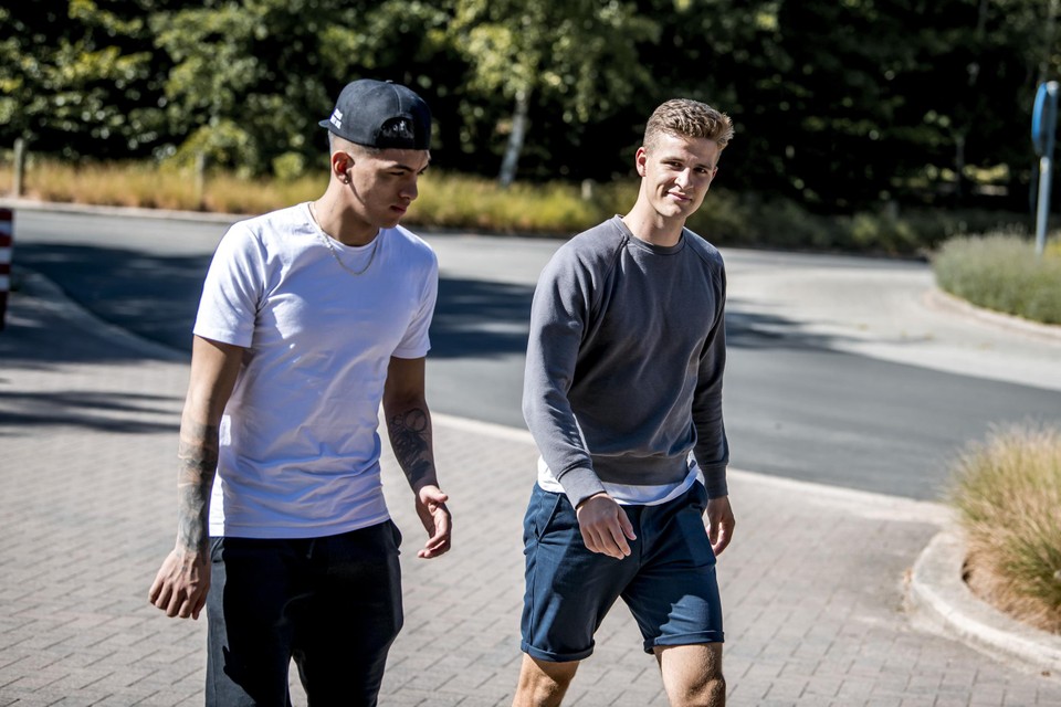 Galarza and Carstensen arrive at Genk. 