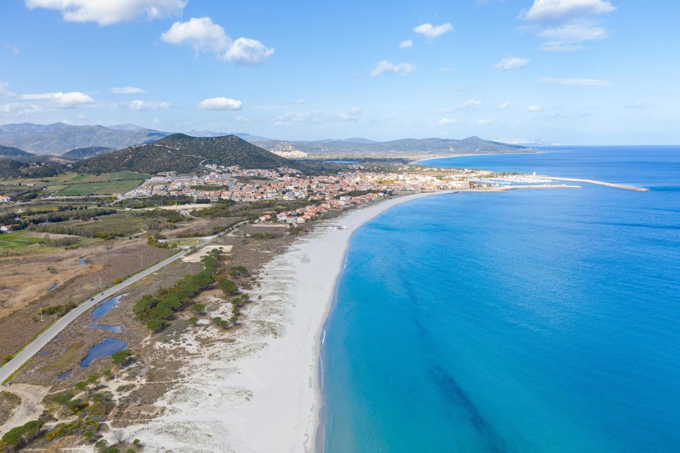 Het strand van La Caletta in Siniscola.