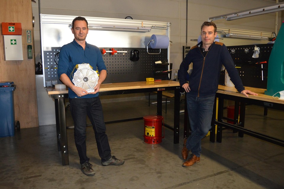 Deinzenaars Peter Leijnen en Daan Moreels presenteren hun prototype: 400 pk in een trommel niet groter dan een kalkoen. 
