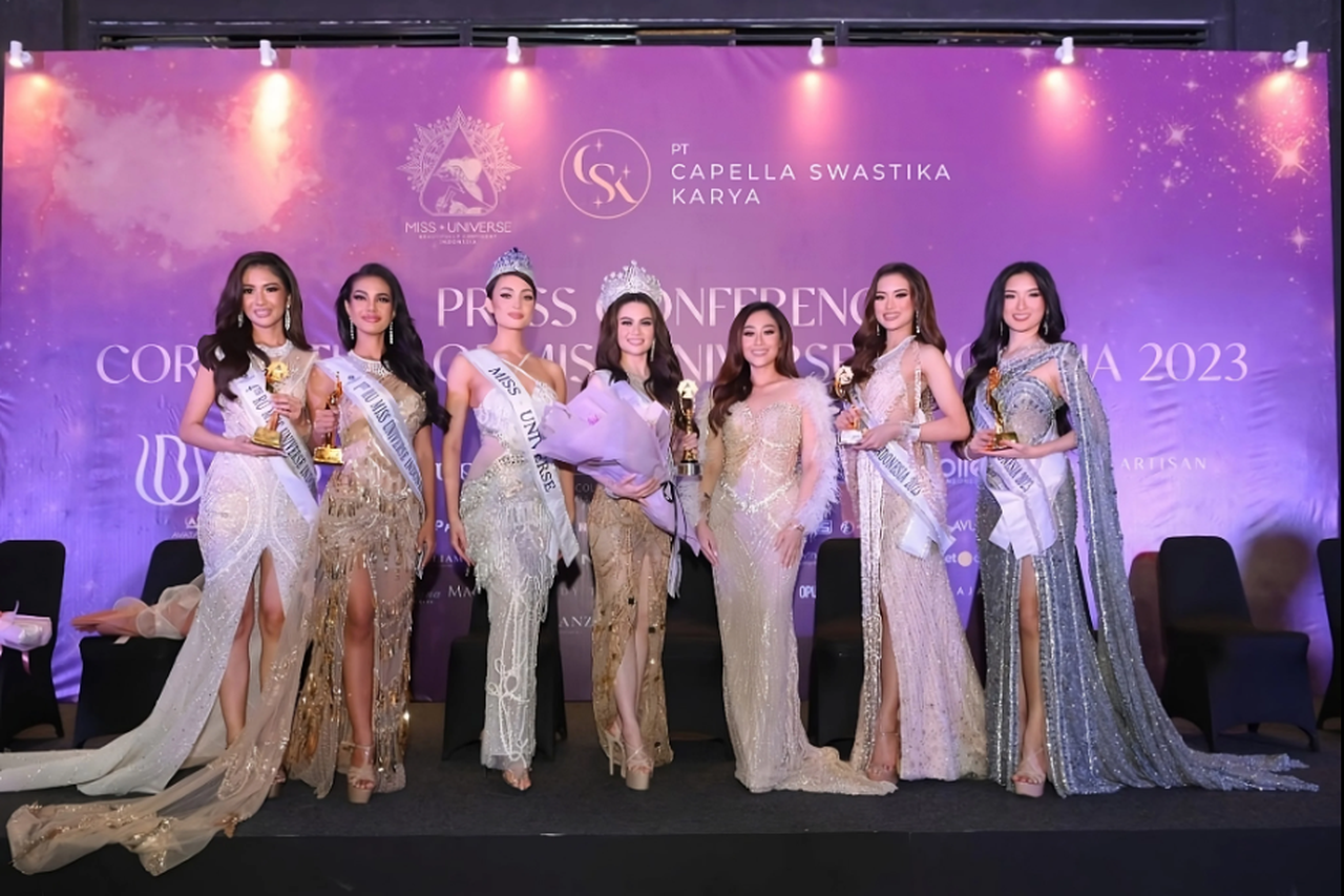 Deelneemsters van Miss Universe Indonesia dienen klacht in: ze moesten zich  uitkleden voor “fysieke controle” terwijl mannen toekeken | Het Nieuwsblad  Mobile