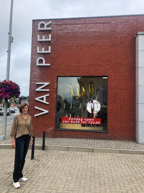 Kledingzaak Van Peer in het centrum van Poederlee is bekend in de wijde omgeving.