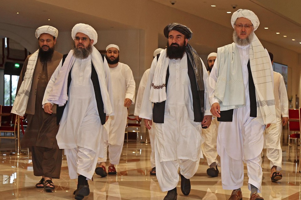 Archiefbeeld: talibanleiders in Doha tijdens besprekingen in augustus. 
