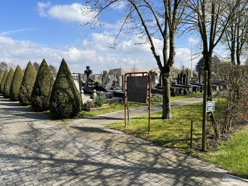 Het kerkhof van Diksmuide ligt op een kilometer van de vindplaats.