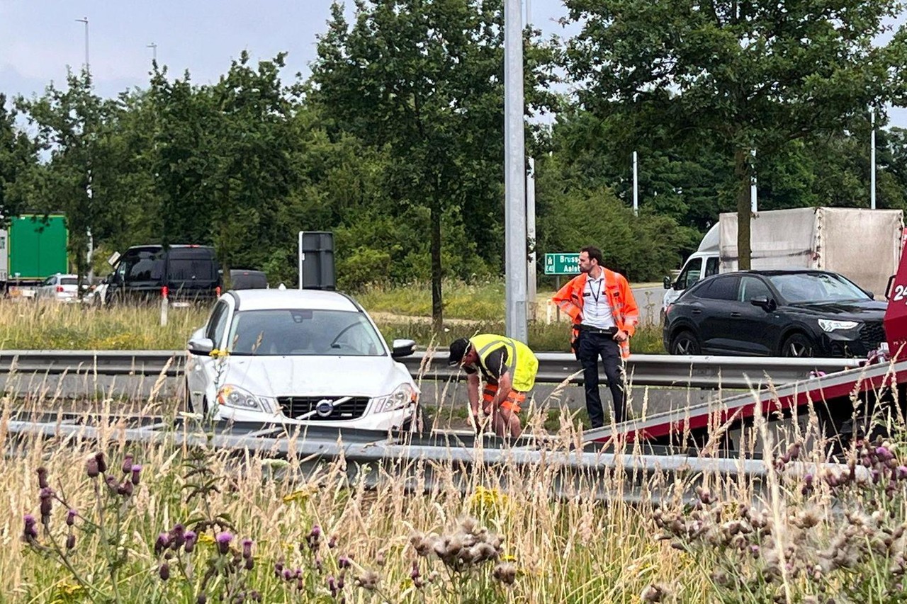 Ongeval Veroorzaakt Hinder Aan Op- En Afrittencomplex E40 (Wetteren ...