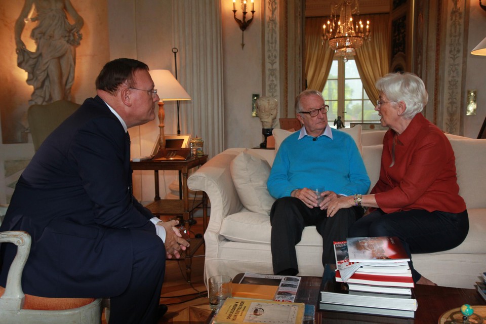 Koningin Paola bij het interview van koning Albert met RTL-TVi-presentator Pascal Vrebos. 