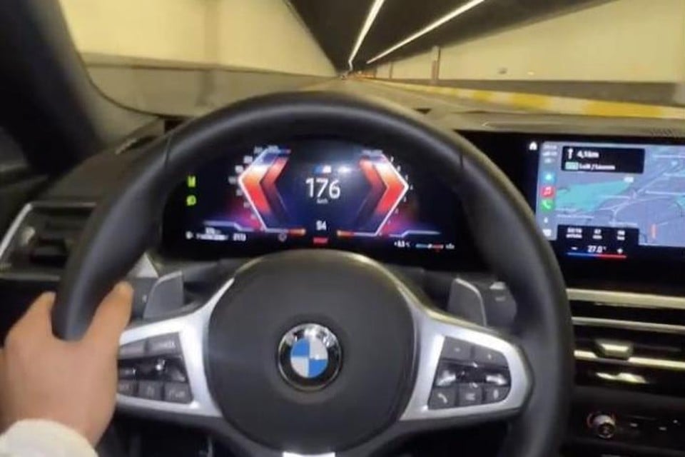 Influencer who films himself while racing at high speeds through Brussels receives no less than 17.5 years of driving ban (Brussels)