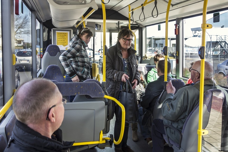 systematisch kousen bijvoorbeeld 65-plusser betaalt 50 euro voor bus en tram | Het Nieuwsblad Mobile
