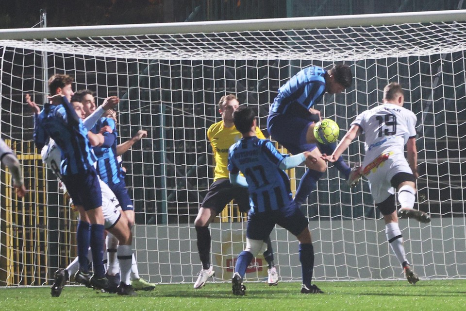Roeselare-Daisel bleef tegen Drongen steken op een 1-1-gelijkspel. 