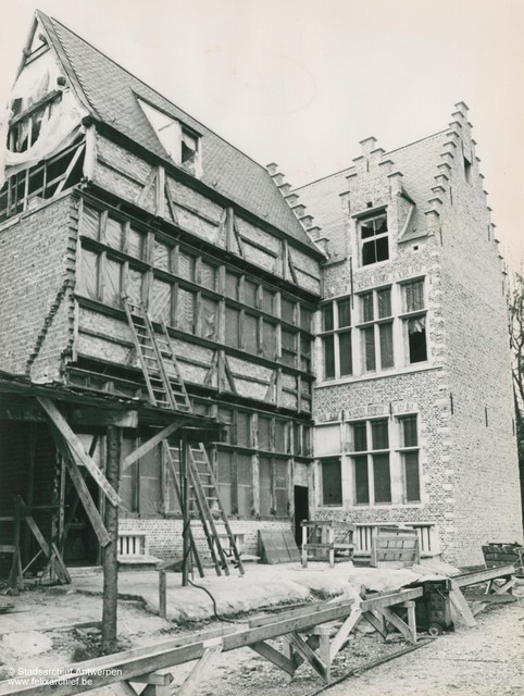 House 'De Witte Engel' under construction in Bokrijk. 