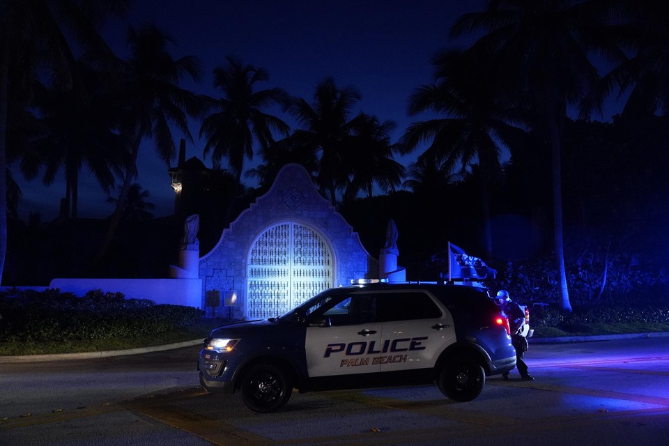 Police at an entrance to Mar-a-Lago. 