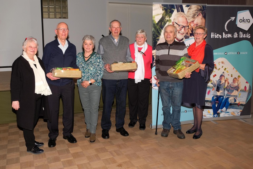 Yo Ennekens, Alfons Broeckx, Helene Crosenski, Louis Renders, Lief Hermans , August Willemsens en Delli Bellens vierden mee het zeventigjarig bestaan van Okra in Lichtaart.