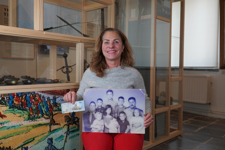 Fayza Abdo (57) uit Syrië. De oorlogskamer in het museum raakte bij haar een gevoelige snaar.