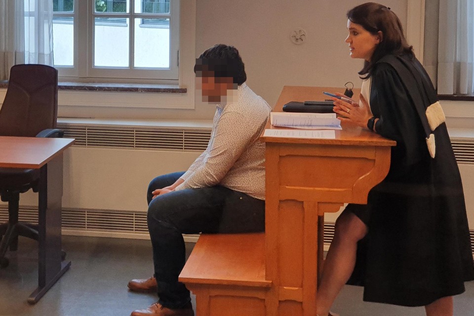C.V. ontkende in de rechtbank de computer van het slachtoffer te hebben gehackt: “Mijn eigen computer was gehackt vanuit Azië.”