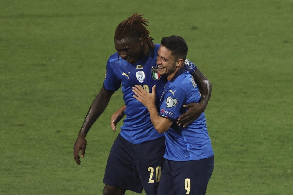 Doelpuntenmakers Moise Kean en Giacomo Raspadori