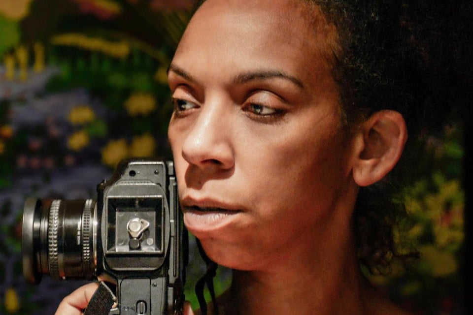 Fotograaf Nafi Yao wil dat de slachtoffers van de aanslagen niet vergeten worden.