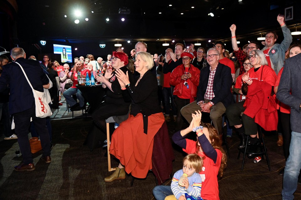 In het Laborkamp vieren ze de overwinning al.