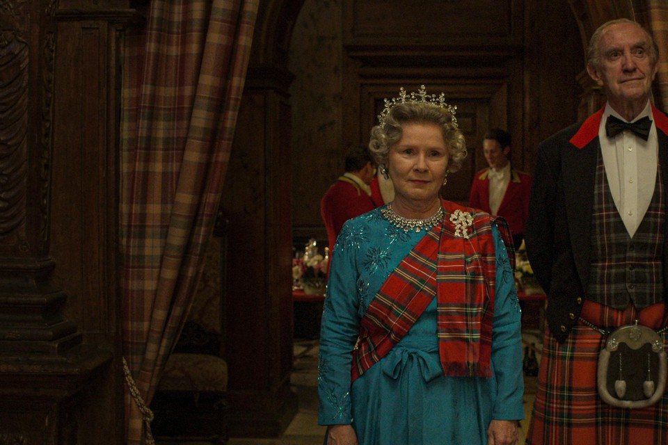 Imelda Staunton en Jonathan Pryce zijn de nieuwe Elizabeth en Philip in ‘The crown’. 