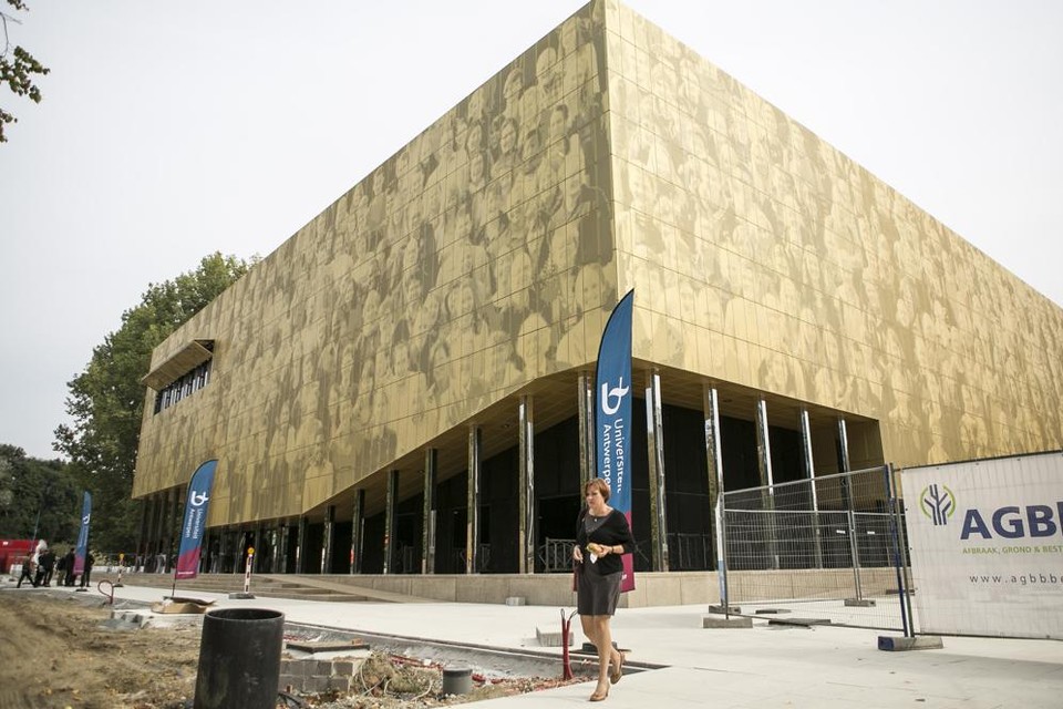 Onaangeroerd Valkuilen Glans Campus Drie Eiken huldigt twee nieuwe gebouwen in (Wilrijk) | Het  Nieuwsblad Mobile
