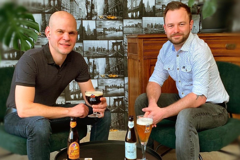 Matthias en Pieter waren ook ambassadeurs van de plaatselijke bieren maar fors stijgende kosten noopten tot sluiting van hun zaak. 