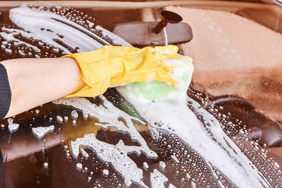 De organisatoren van Winterweekend Heers houden vandaag een carwash op het centrumplein.
