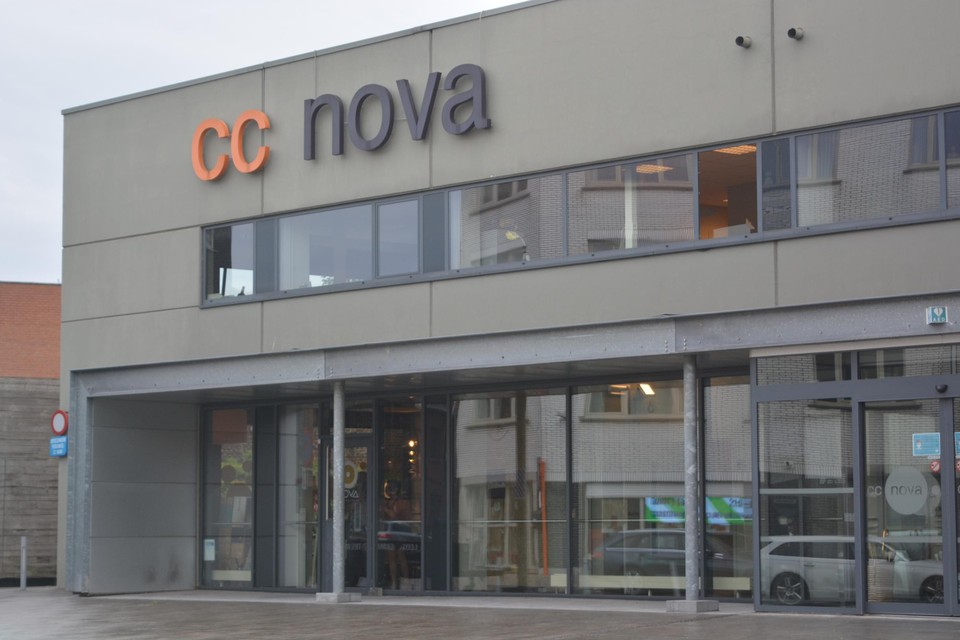 CC Nova nodigt iedereen uit op een voorstelling en start met de ticketverkoop. 
