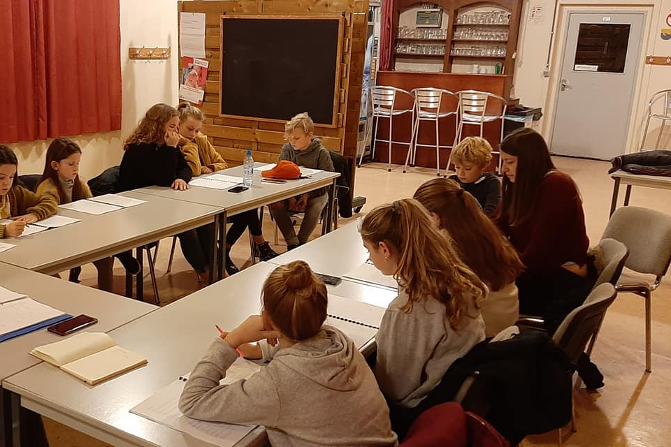 De eerste lezingen van  P loves J