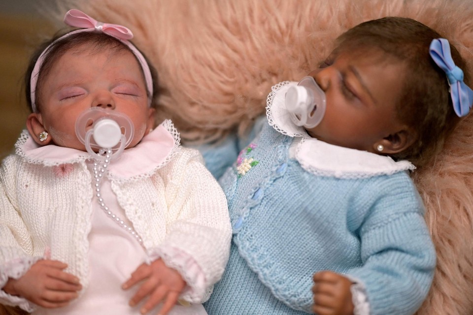 In hoeveelheid kleding Productiecentrum Deze baby's zijn te koop (al is het niet wat het lijkt) | Het Nieuwsblad  Mobile