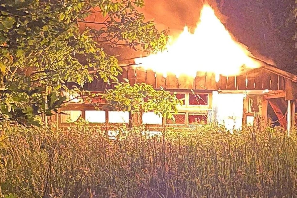 Scoutslokaal burns out completely, fire turns out to be lit: « We are going to do everything possible to help them » (Herent)
