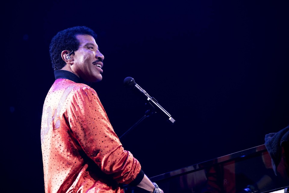 Lionel Richie annuleert zijn optreden in Lokeren. 