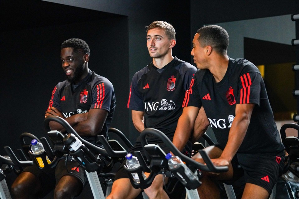Mangala, Castagne and Tielemans already threw their legs loose in the fitness room of the Red Devils on Monday.
