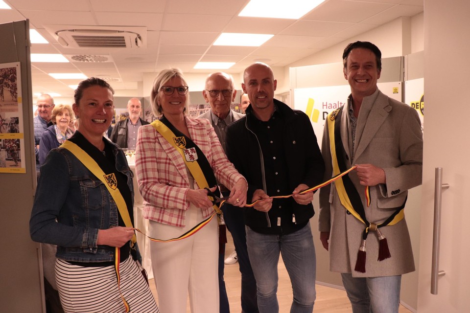 In Heldergem is een tentoonstelling over Haaltert en de Ronde van Vlaanderen geopend in het bijzijn van Sven Nys. 