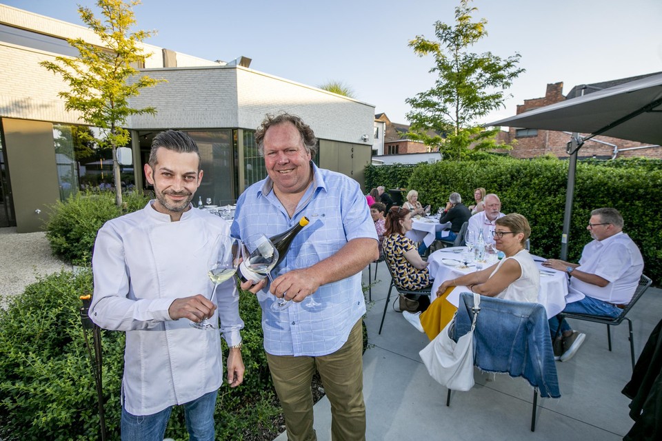 Chef Sonny Wuyts van Bistro Paps en wijnmaker Norman Hardie klinken op hun samenwerking.