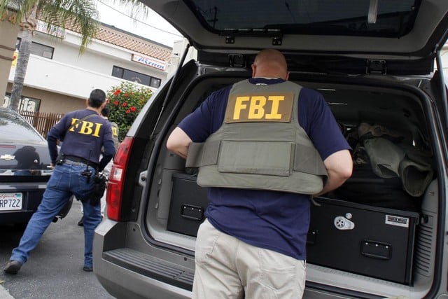 LIVE AMERIKA. FBI pakt rechter op die arrestatie van migrant verhinderd zou  hebben | Het Nieuwsblad Mobile