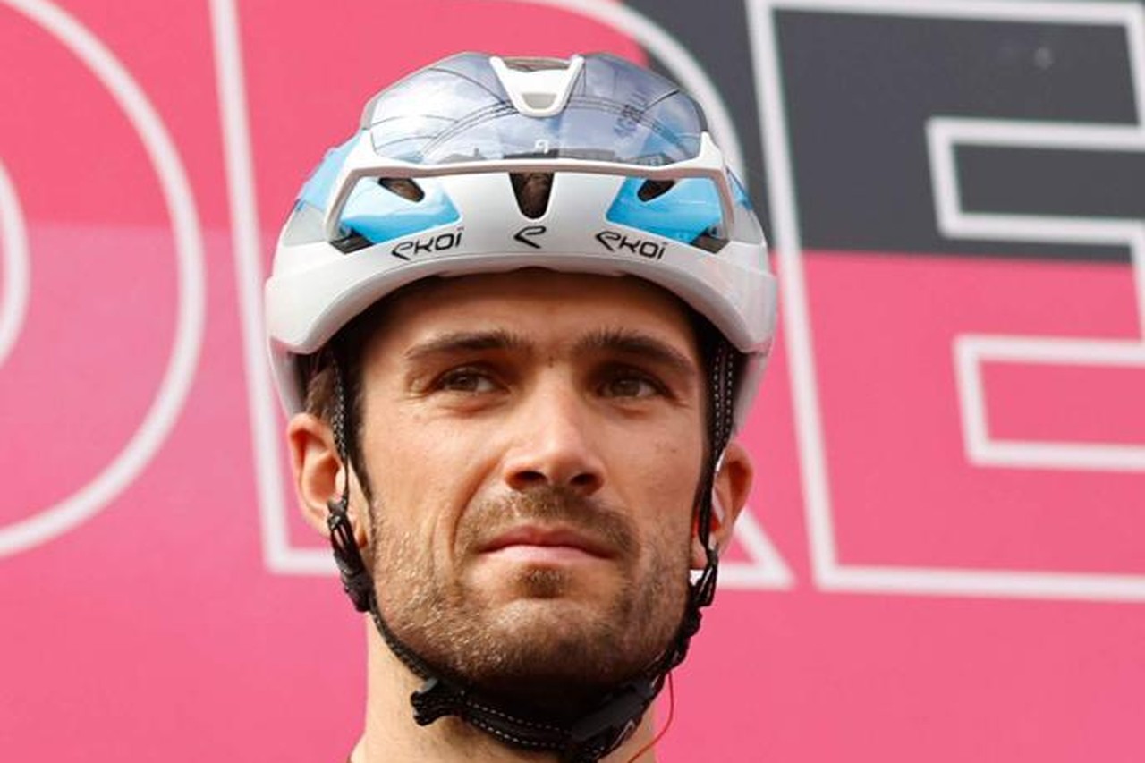 Ben Gastauer (AG2R) loopt sleutelbeenbreuk op en moet Giro verlaten | Het  Nieuwsblad Mobile