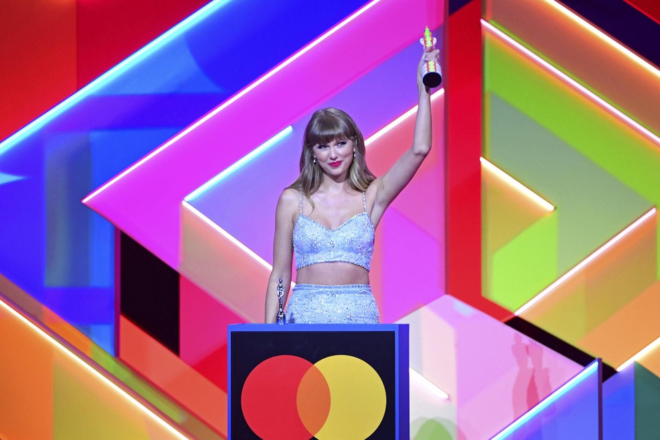 Taylor Swift. 