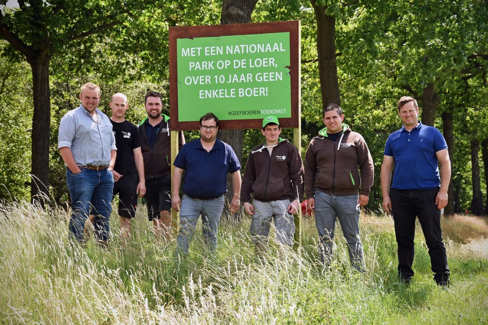 De Groene Kringgewesten van Neerpelt, Mol en Peer plaatsen borden langs de wegen van de Boslandgemeenten om duidelijk te maken dat ze bezorgd zijn.